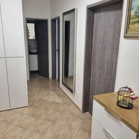 Apartma Lumas *